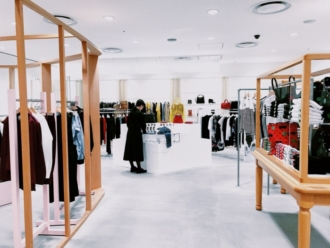 How to start a clothing store online